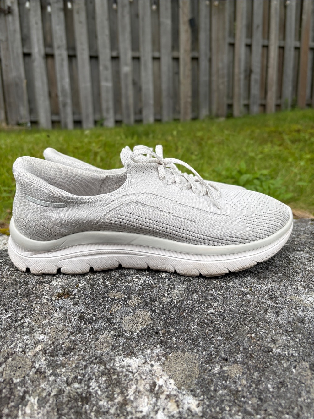 Skechers Ultra Flex 3.0 Slip-Ins Casual slip on light grey sneakers women’s sz 9